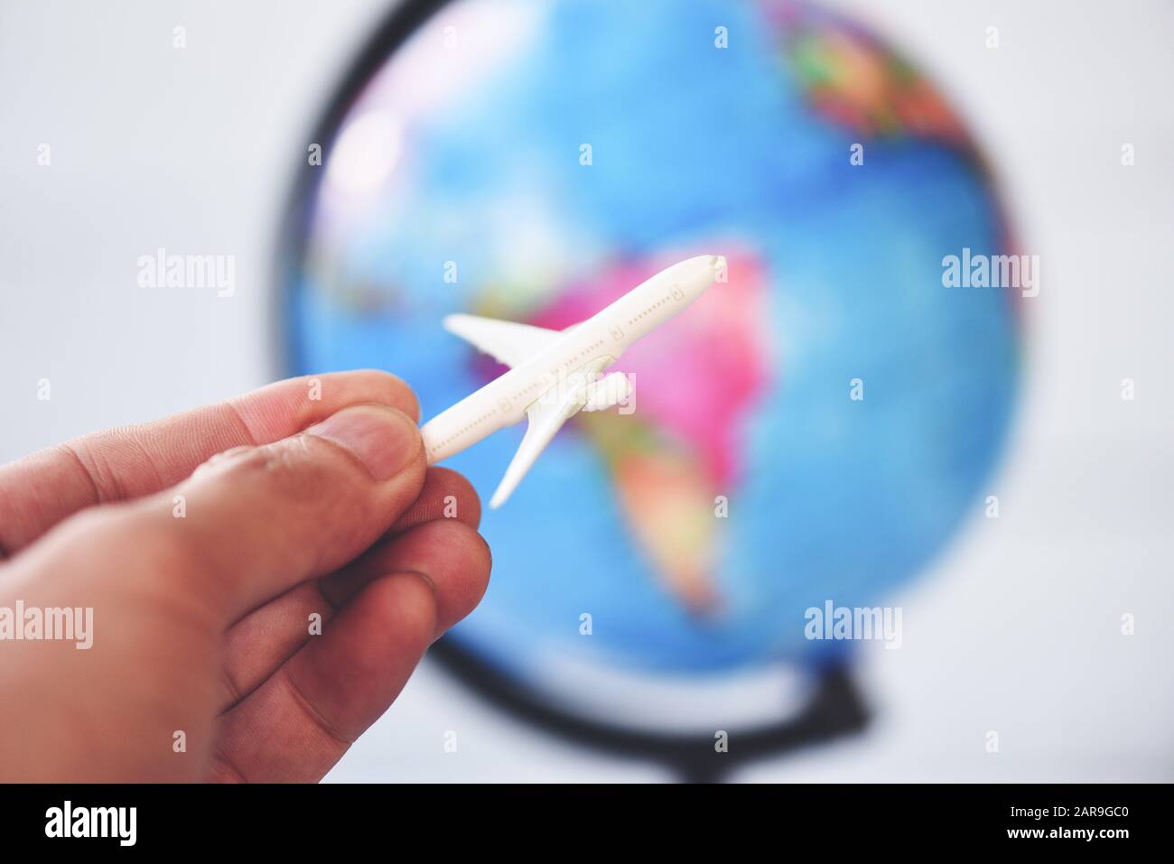 Vintage plane globe map hi-res stock photography and images - Alamy