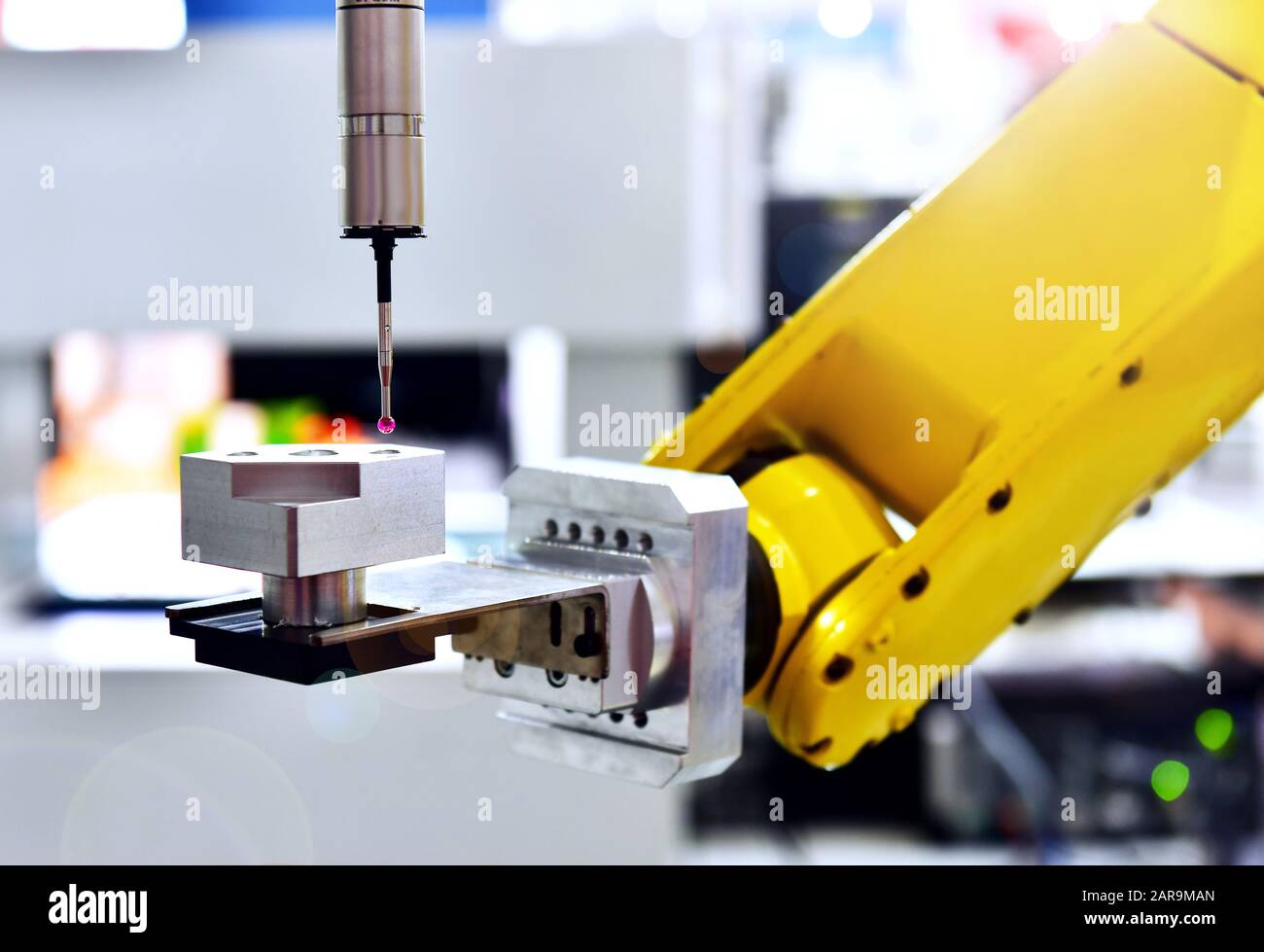 Close up automatic coordinate measurement machine (CMM) for inspection