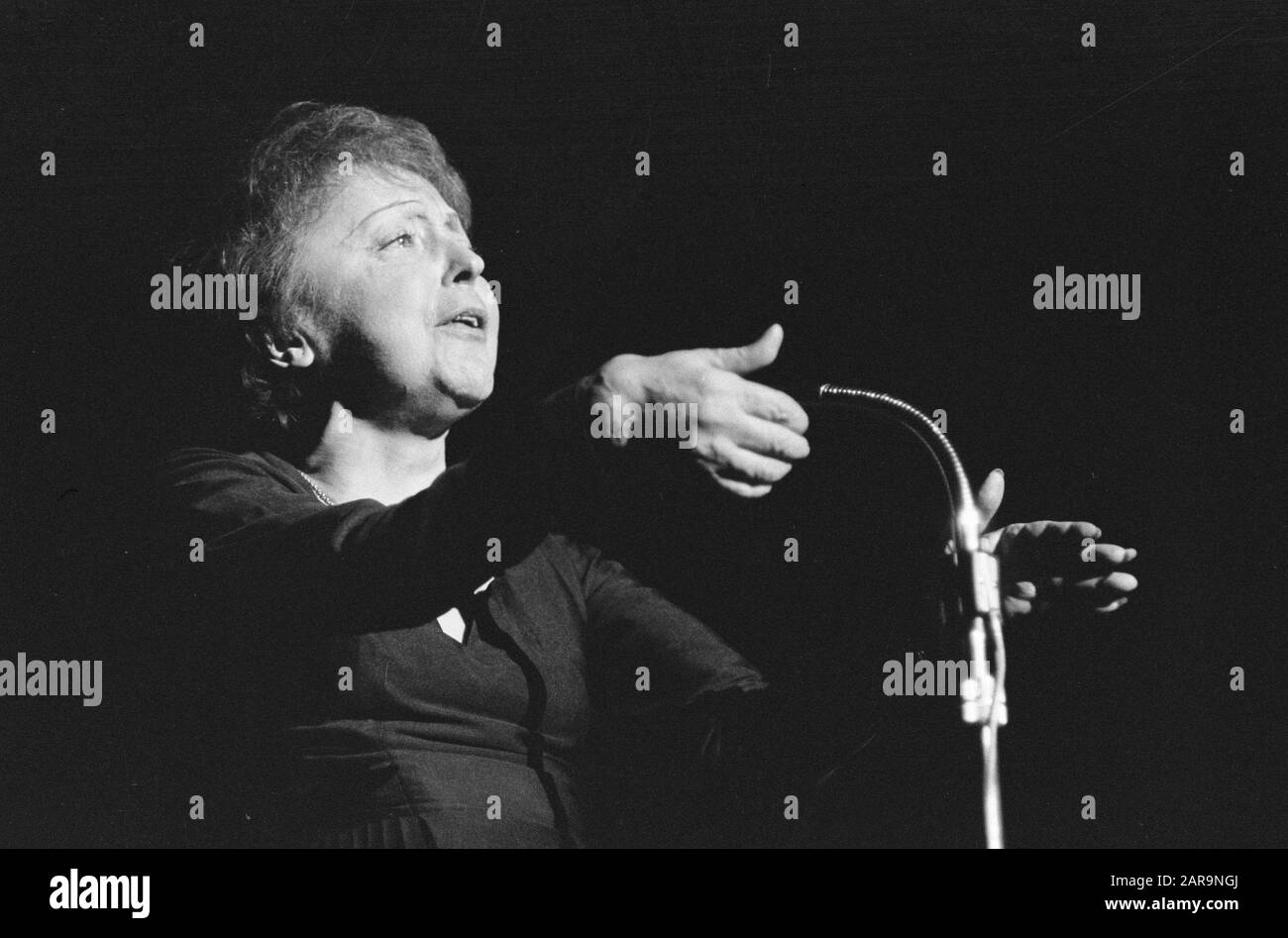 Edith piaf hi-res stock photography and images - Alamy
