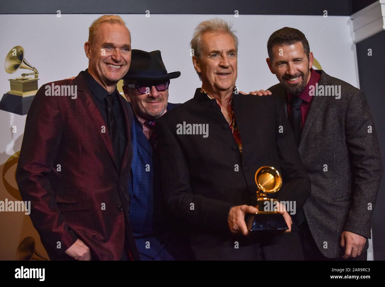 peter krause | THAT'S ENTERTAINMENT! | Page 2, image size:1300x968