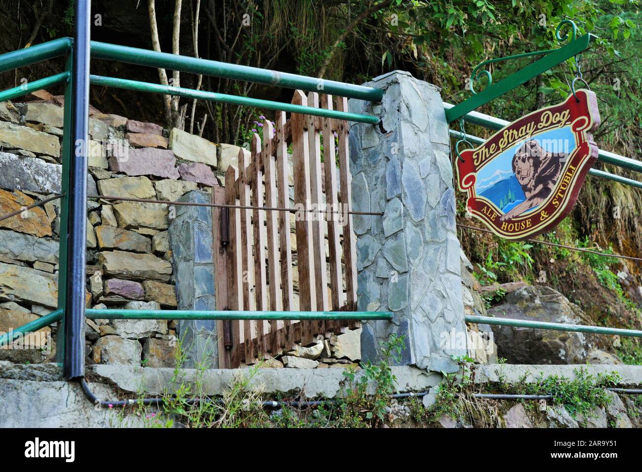 The Stray Dog Ale House entrance gate, Rokeby Manor, Landour, Mussoorie, Uttarakhand, India Stock Photo