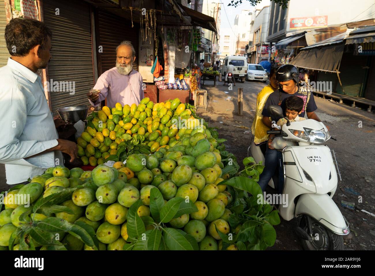 Mango fruit vendor, Haldwani, Nainital, Kumaon, Uttarakhand, India