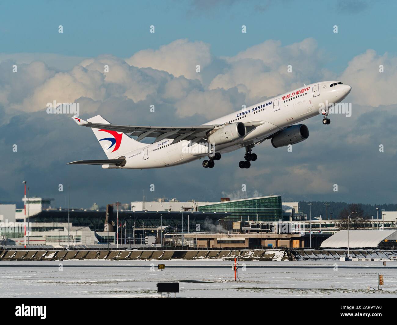 Snow weather airlines hi-res stock photography and images
