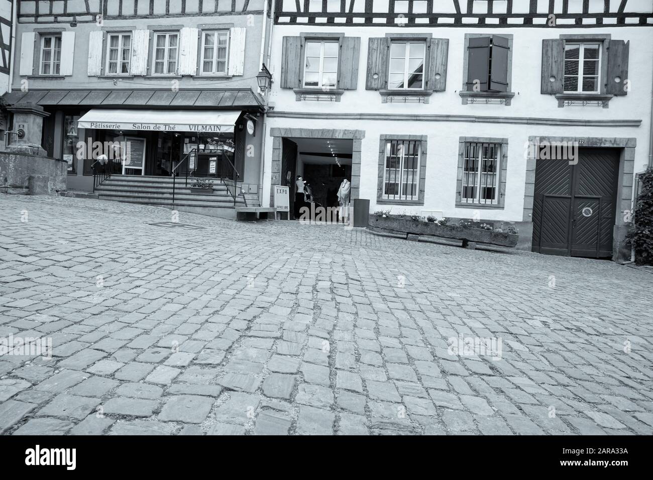 Entrance Salon High Resolution Stock Photography And Images Alamy