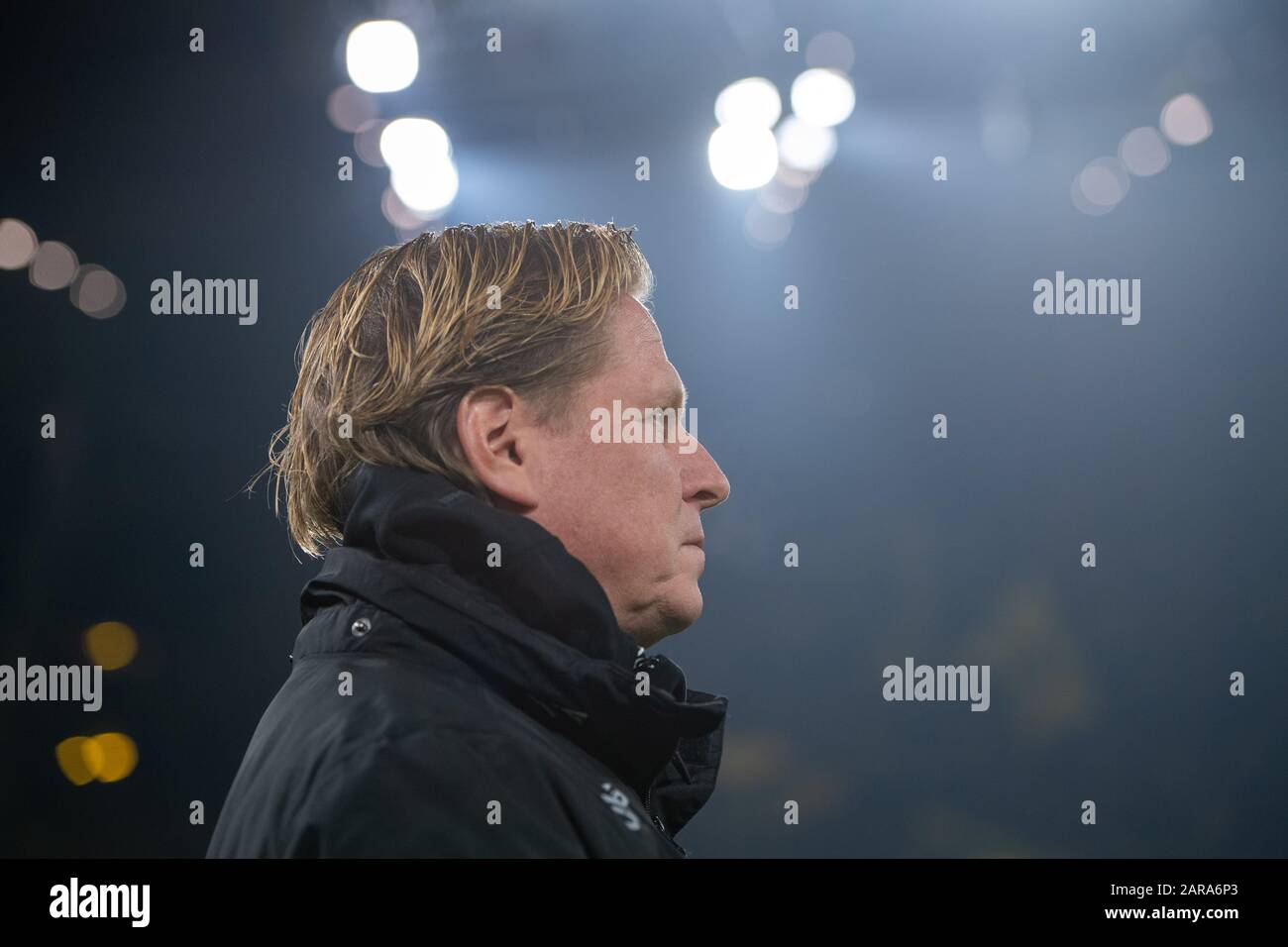 Markus GISDOL (coach, K) stands on the sideline, half-length portrait, football 1. Bundesliga, 19th matchday, Borussia Dortmund (DO) - 1.FC Cologne (K) 5: 1, on January 24, 2020 in Dortmund/Germany. ¬ | usage worldwide Stock Photo