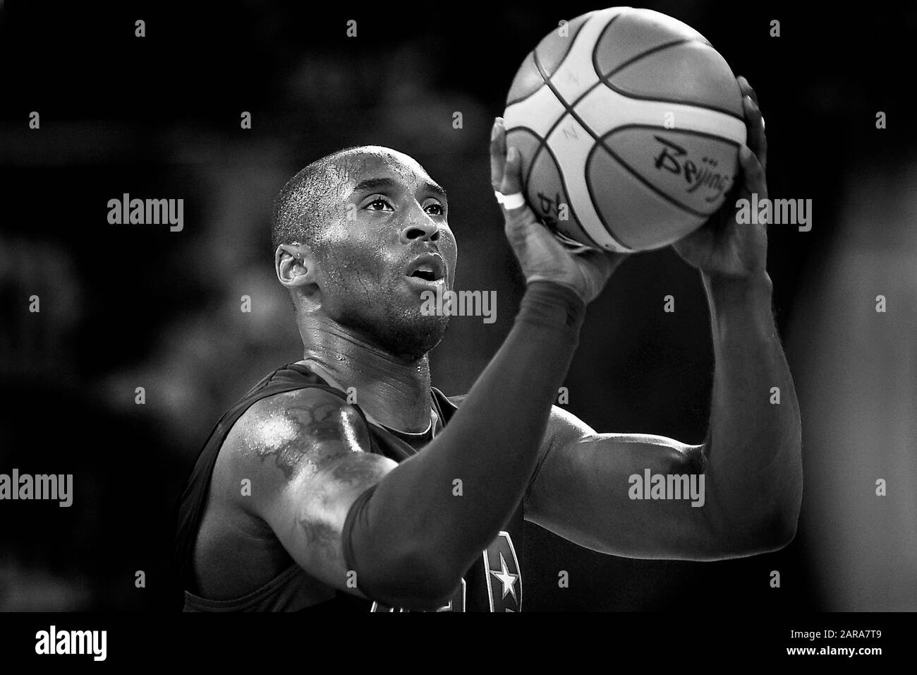 Peking, China. 27th Jan, 2020. Helicopter crash: Kobe BRYANT is dead. Archive photo: Kobe BRYANT, USA, action, Spain - USA - ESP - USA 82: 119, 82-19, basketball preliminary round group B group B of men, - 2008 Olympic Games in Beijing Beijing China 16.08 .2008; 2008 Summer Olympics in Beijing from 08.08 - 24.08.2008 in Beijing/People's Republic of China; | usage worldwide Credit: dpa/Alamy Live News Stock Photo
