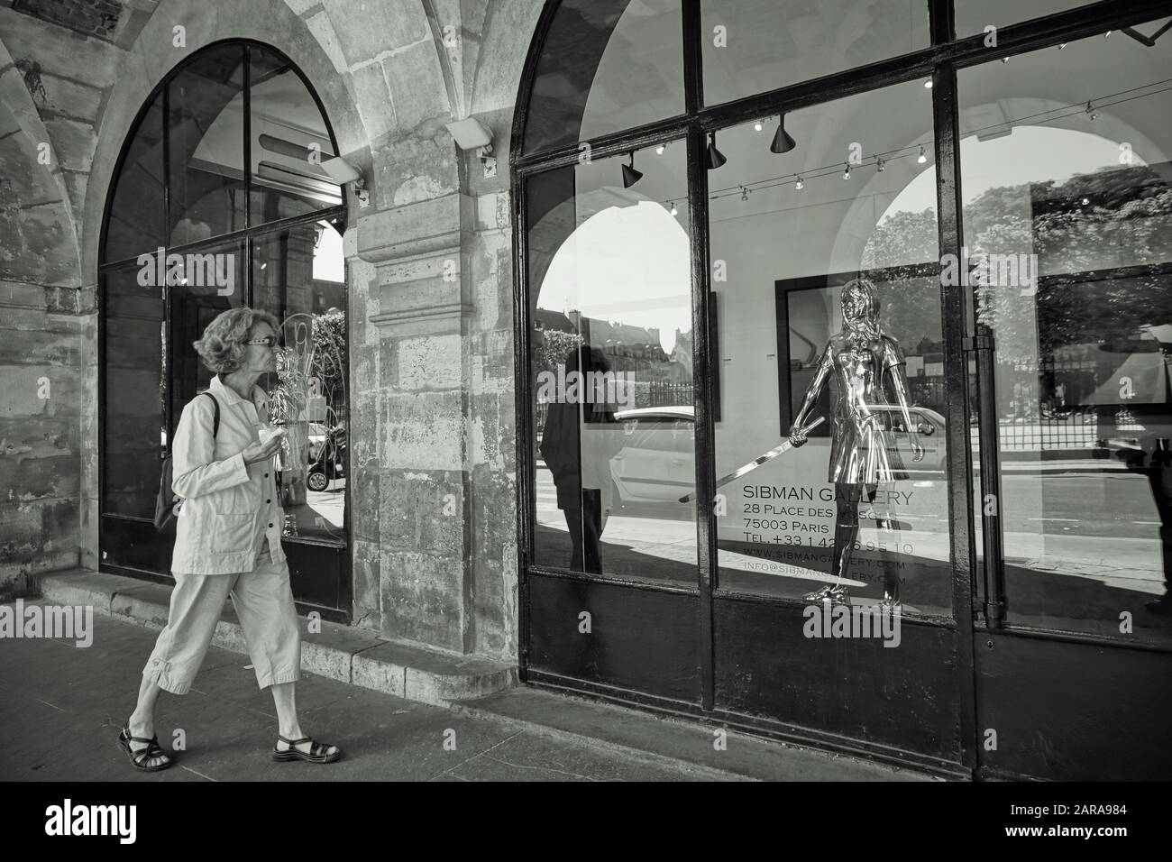 Sibman fine art gallery exterior, Paris, France, Europe Stock Photo