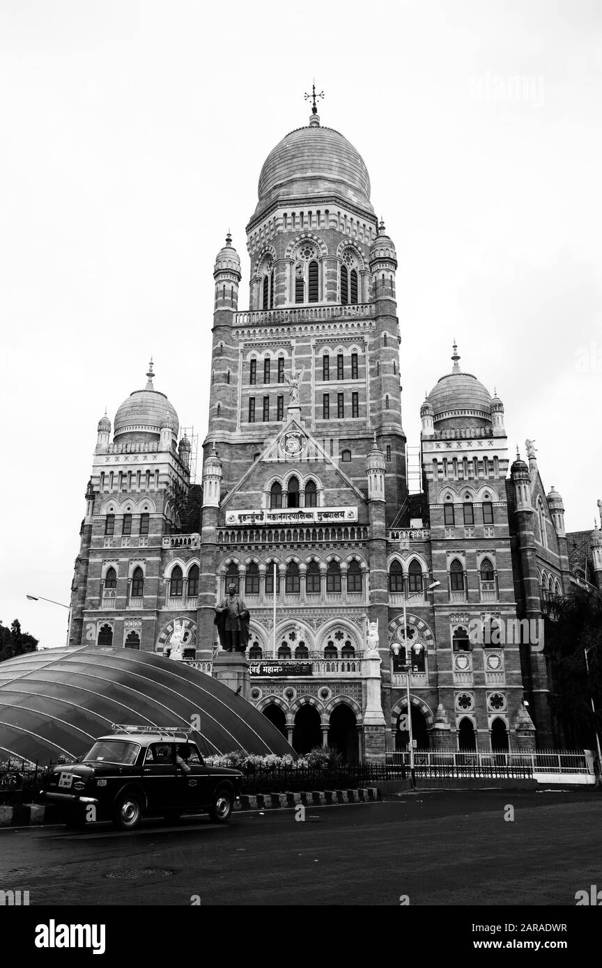 Fiat car taxi, Bombay Municipal Corporation Building, Mumbai, Maharashtra, India, Asia Stock Photo