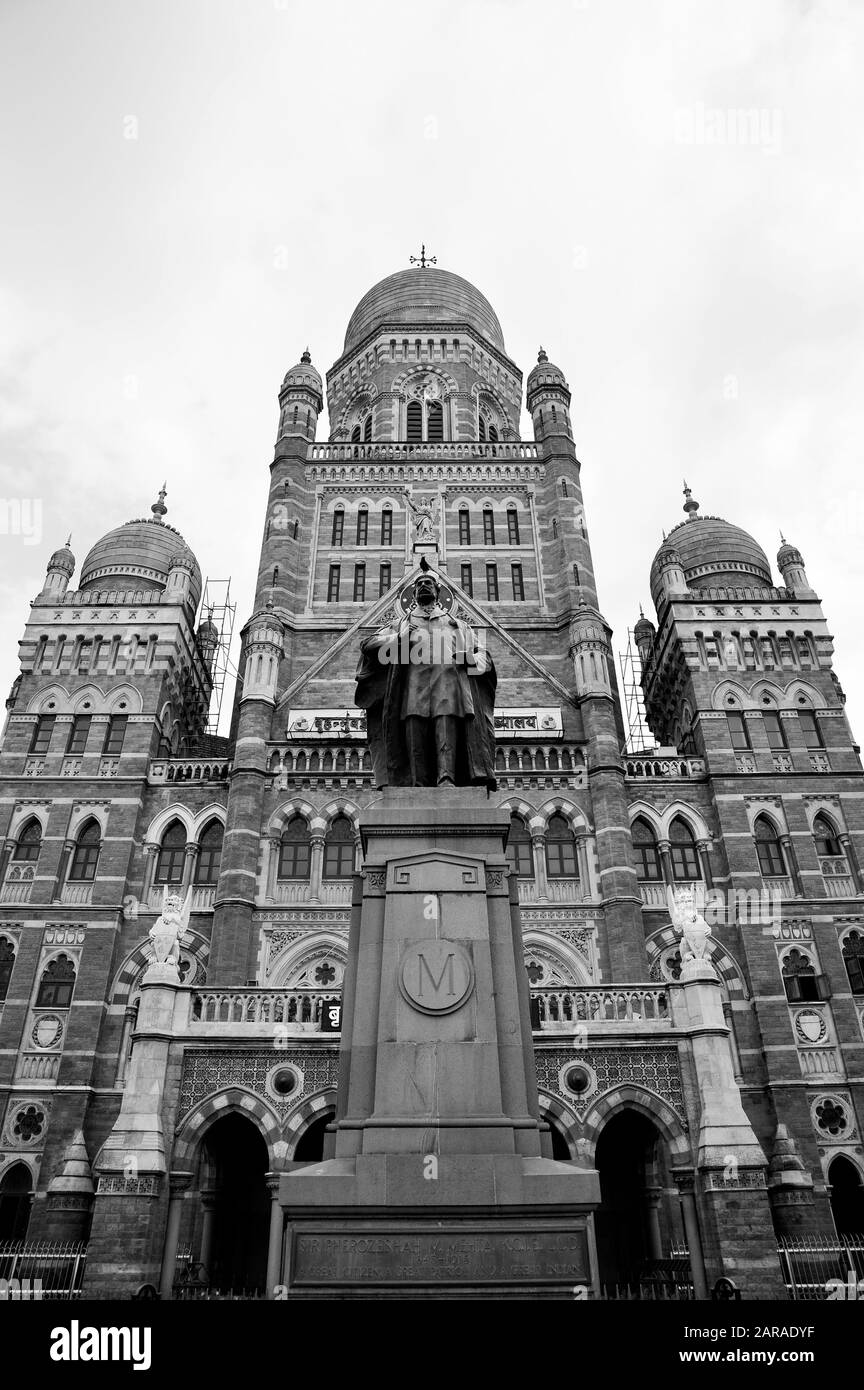 Pherozeshah Mehta statue, Bombay Municipal Corporation Building, Mumbai, Maharashtra, India, Asia Stock Photo