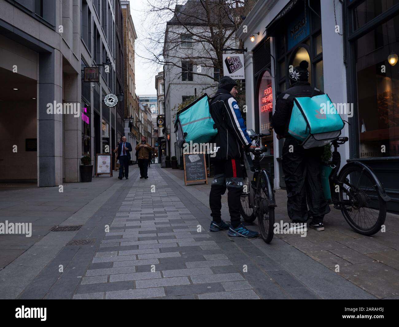 Deliveroo Bike Delivery Riders Waiting For Food City Of London Stock