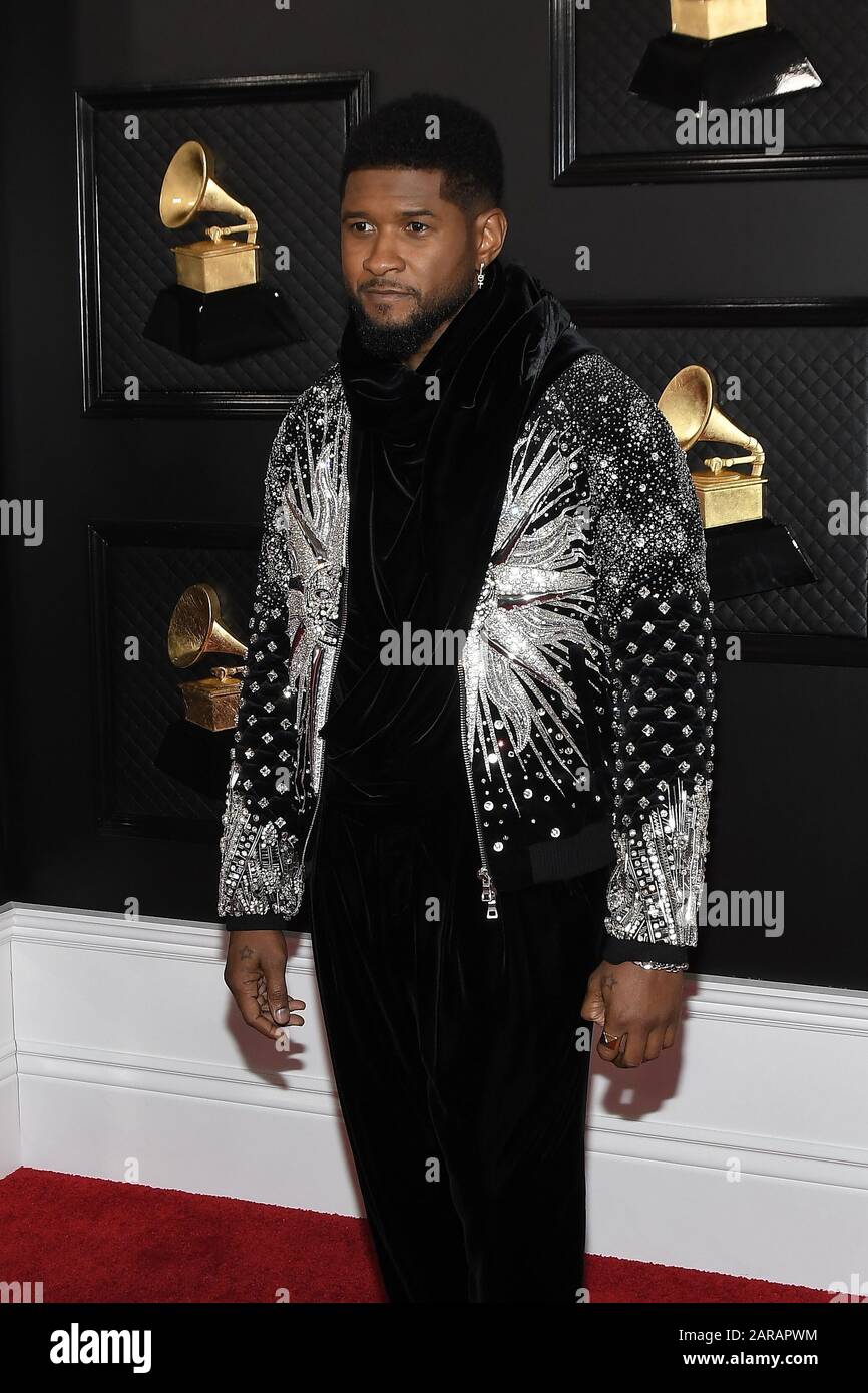 Los Angeles, CA, USA. 26th Jan, 2020. Usher arrives at the 62nd Annual Grammy Awards red carpet held at the Staples Center on January 26, 2020 in Los Angeles, California, United States. (Photo by Sthanlee B. Mirador/Sipa USA) Credit: Sipa USA/Alamy Live News Stock Photo