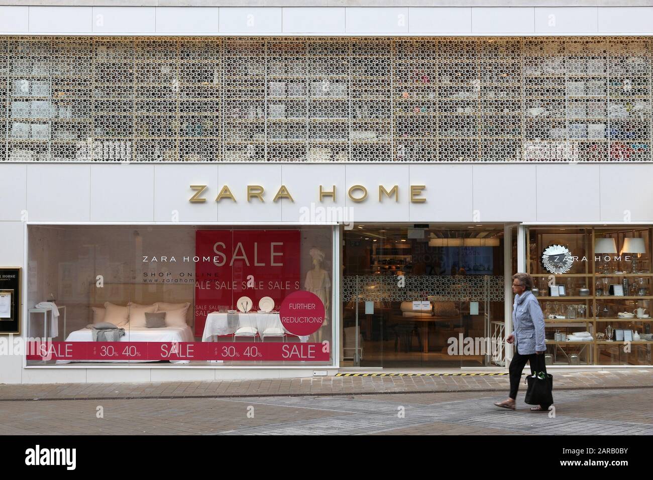 LEEDS, UK - JULY 12, 2016: People enter Zara Home store in Leeds, UK. The  brand known mainly in fashion, also offers home goods products Stock Photo  - Alamy