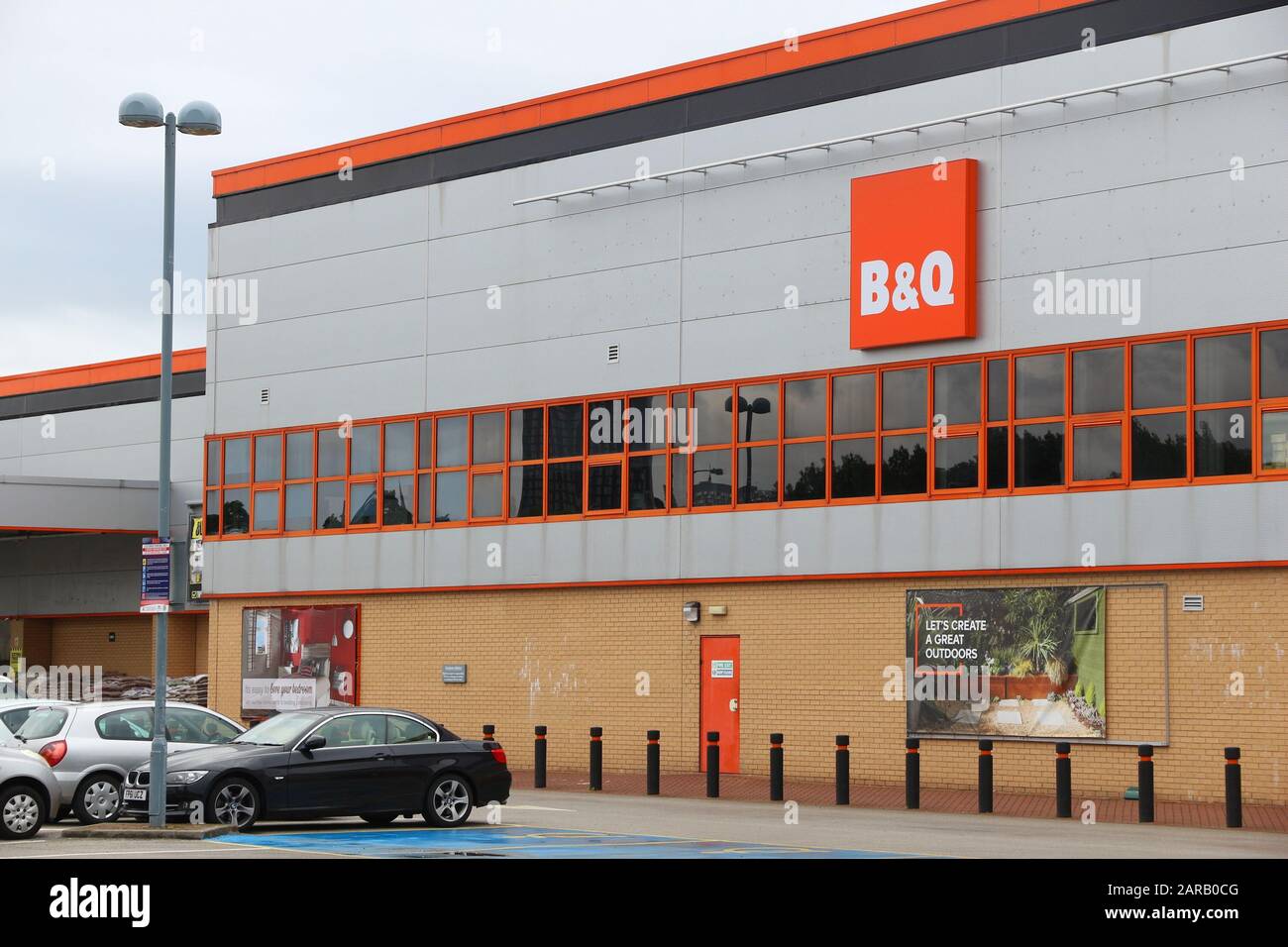 SHEFFIELD, UK - JULY 10, 2016: B&Q store in Sheffield, Yorkshire, UK. B&Q  is a DIY and outdoor specialist store chain owned by Kingfisher Plc Stock  Photo - Alamy