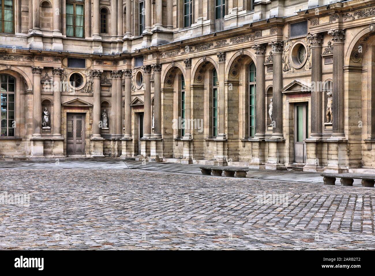 Louvre museum building hi-res stock photography and images - Alamy