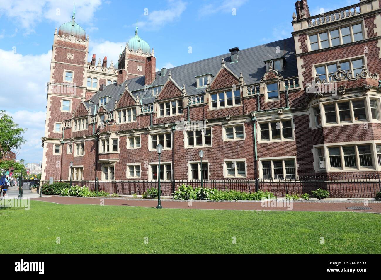 Philadelphia USA - Pennsylvania State University (Penn State). Quadrangle  architecture Stock Photo - Alamy