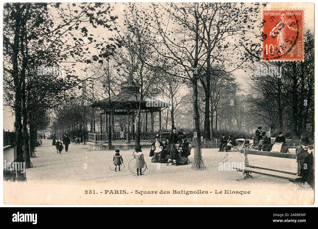 Scene in the Square des Batignolles, Paris, France Stock Photo Alamy
