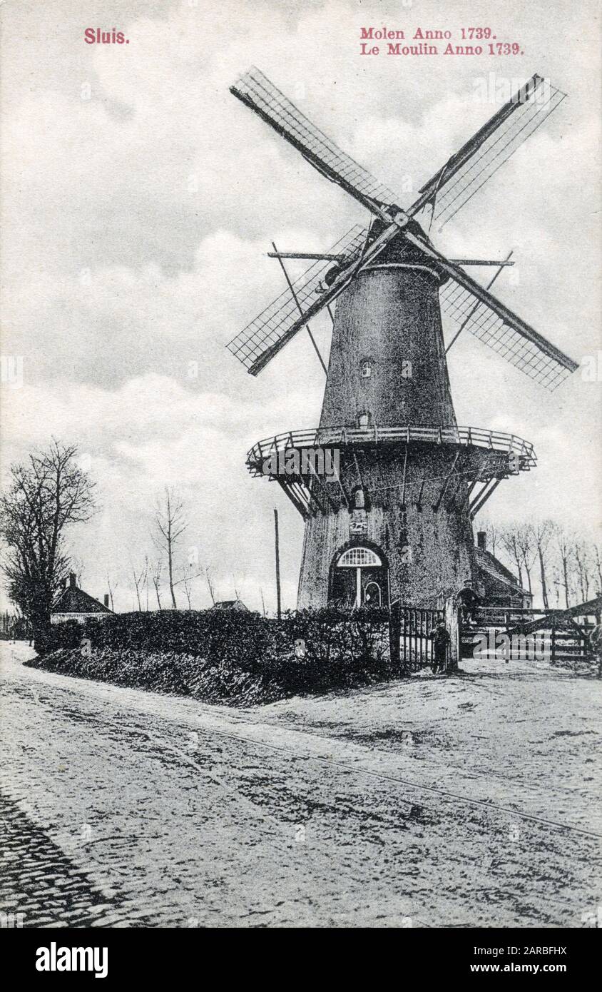 Sluis Windmill (Molen Van Sluis), The Netherlands - built in 1739.     Date: 1900s Stock Photo