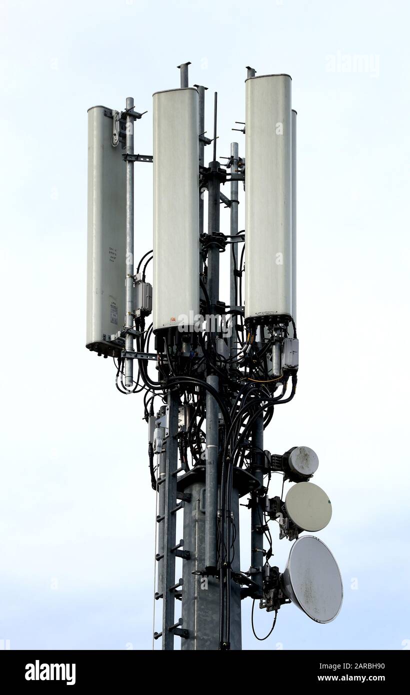 Serving ee hires stock photography and images Alamy