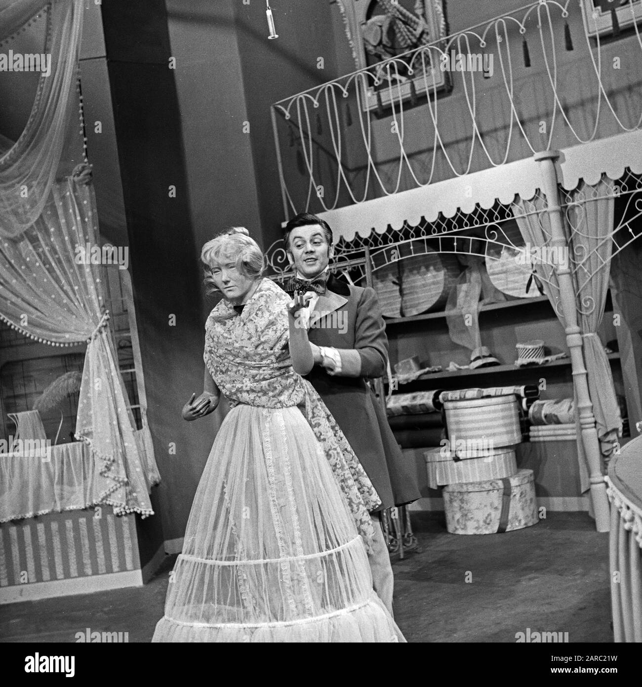 Operetta 1950s hi-res stock photography and images - Alamy