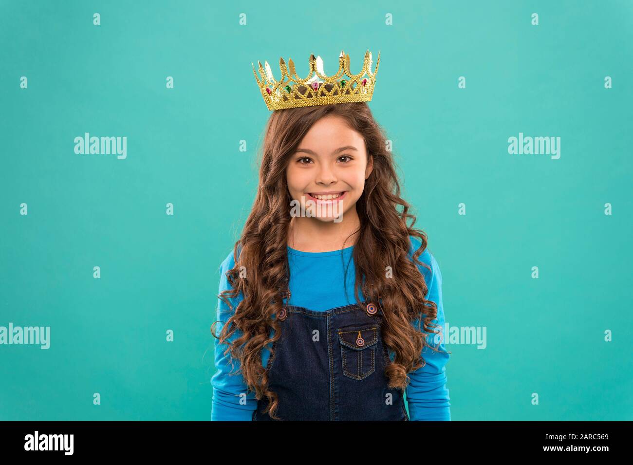 Gorgeous Hair Award Kid Wear Golden Crown Symbol Of Princess