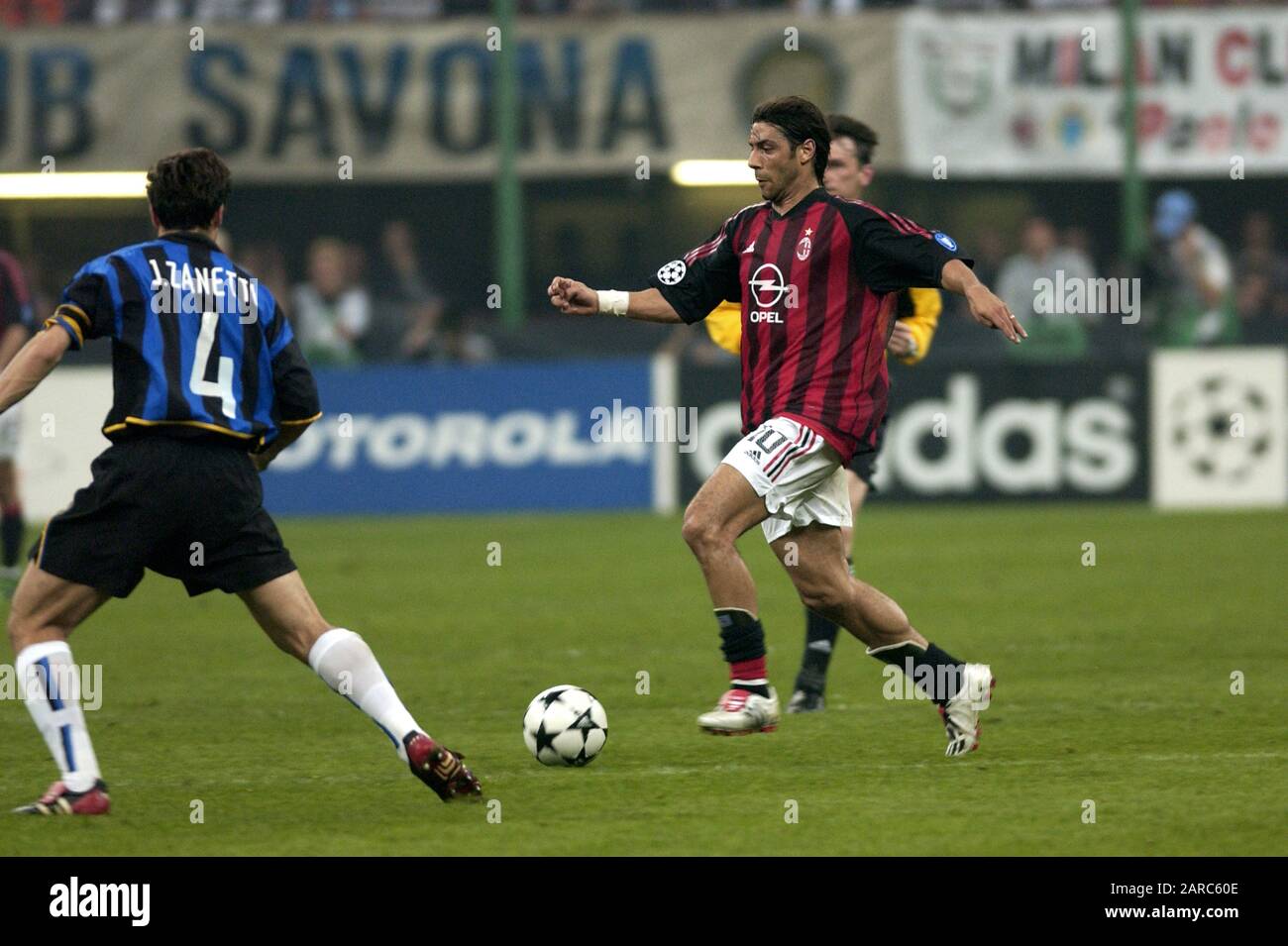 Milan Italy 07 May 2003, "G.MEAZZA SAN SIRO " Stadium, UEFA Champions League  2002/2003, AC Milan - FC Inter: Rui Costa in action during the match Stock  Photo - Alamy