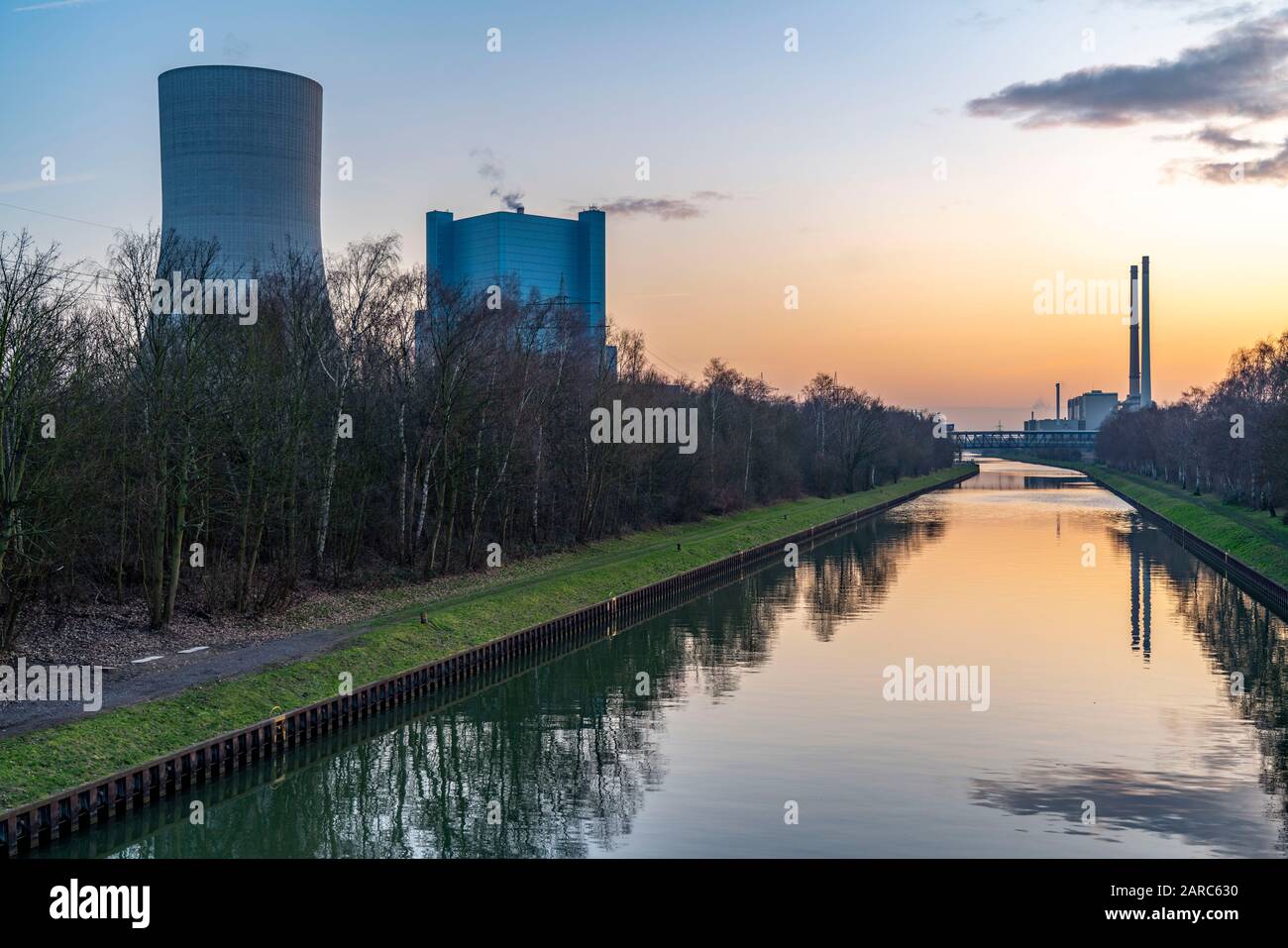 Das Steinkohlekraftwerk Datteln 4, betrieben von Uniper, am Dormtund-Ems-Kanal, es soll, nach dem Kohlekompromiss, im Sommer 2020 ans Netz gehen, rech Stock Photo