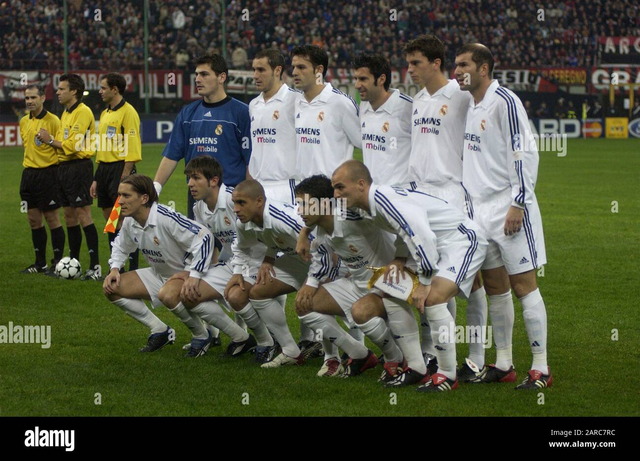 Milan Italy  26 November 2002, 'G.MEAZZA SAN SIRO ' Stadium,  UEFA Champions League 2002/2003, AC Milan - CF Real Madrid:  Real Madrid players before the game Stock Photo