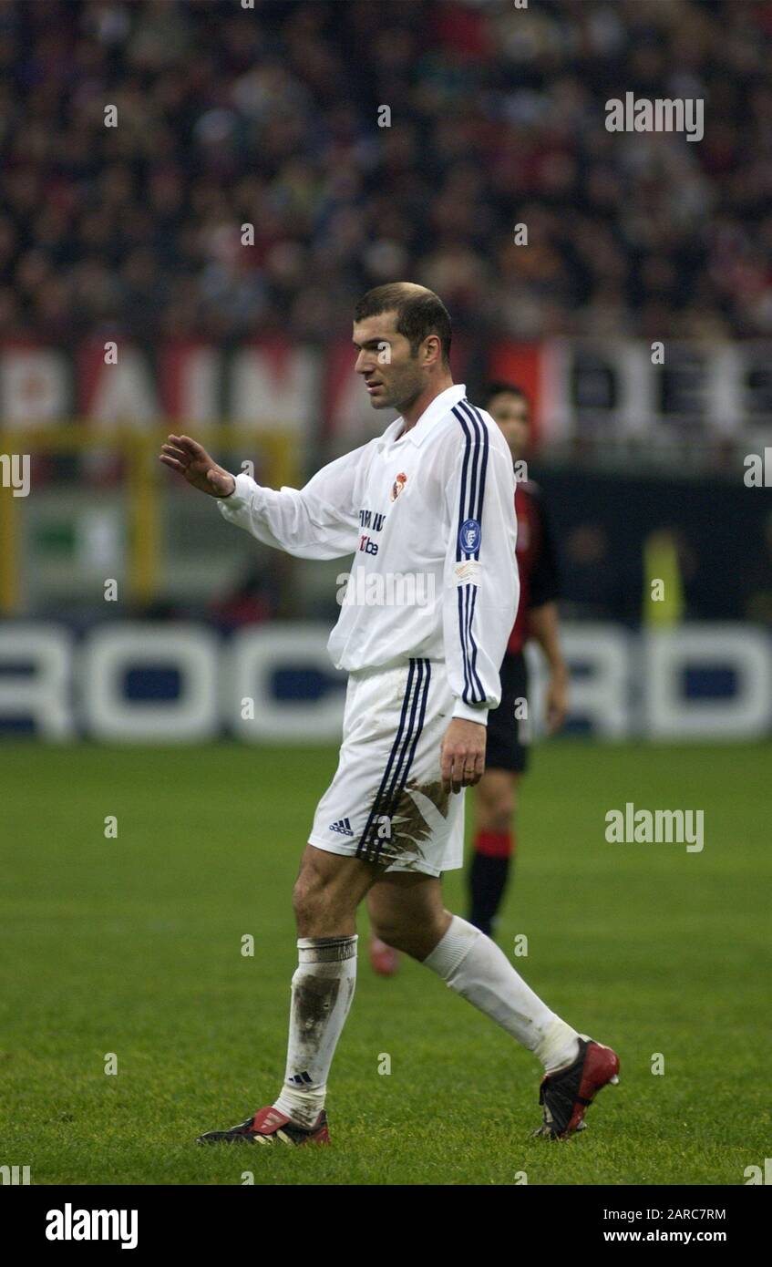 Milan Italy  26 November 2002, "G.MEAZZA SAN SIRO " Stadium,  UEFA Champions League 2002/2003, AC Milan - CF Real Madrid:  Zinedine Zidane during the match Stock Photo