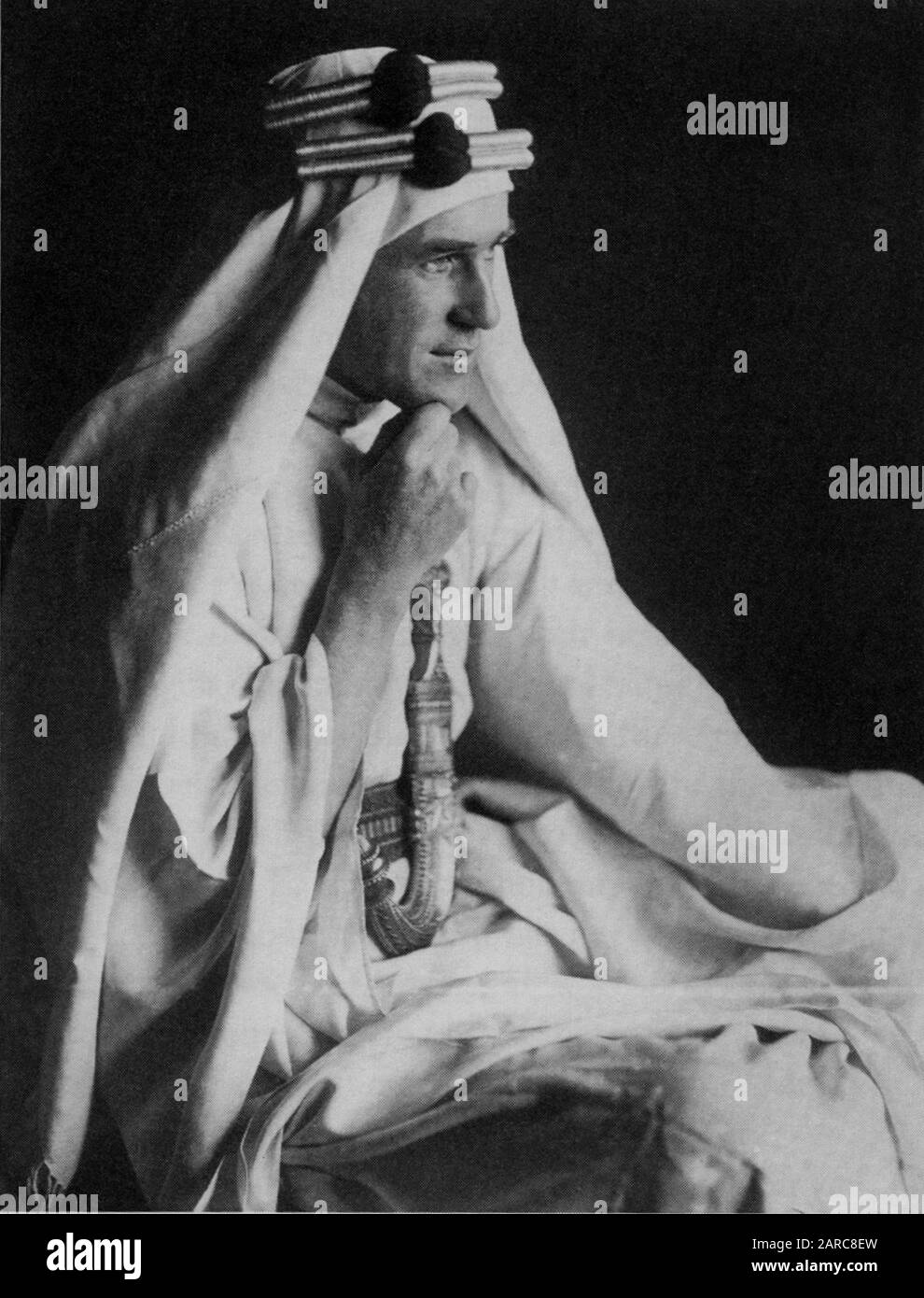 Portrait photograph of TE Lawrence in Arab costume Stock Photo