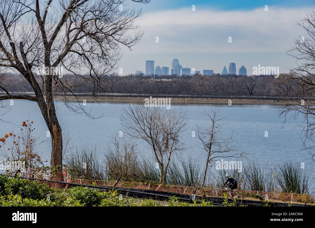 Dallas skyline sunset illustration hi-res stock photography and images ...