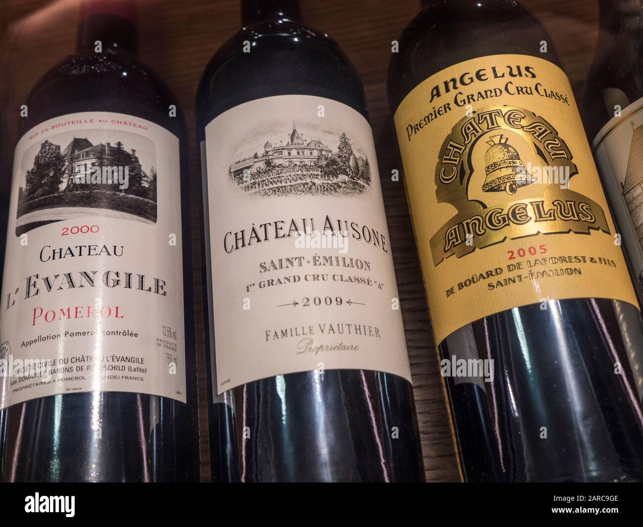 Bordeaux Wine Bottles 2000 Hi res Stock Photography And Images Alamy