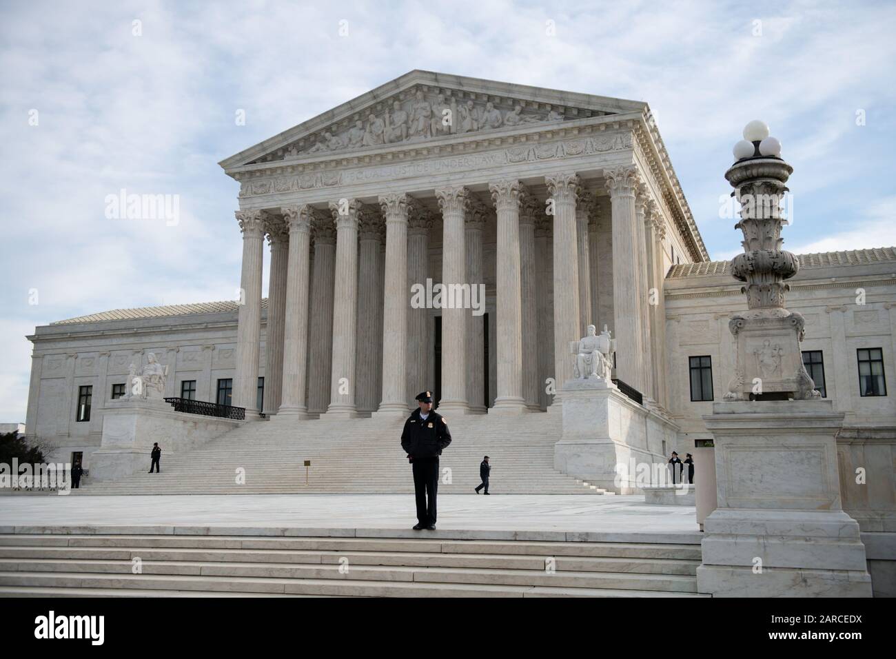 The U.S. Supreme Court in Washington, D.C., as seen on January 27, 2020. Today Chief Justice John Roberts presides over day two of President Donald Trump's defense in the Senate Impeachment trial as new details emerge from a draft of former National Security Advisor John Bolton's forthcoming book. (Graeme Sloan/Sipa USA) Stock Photo