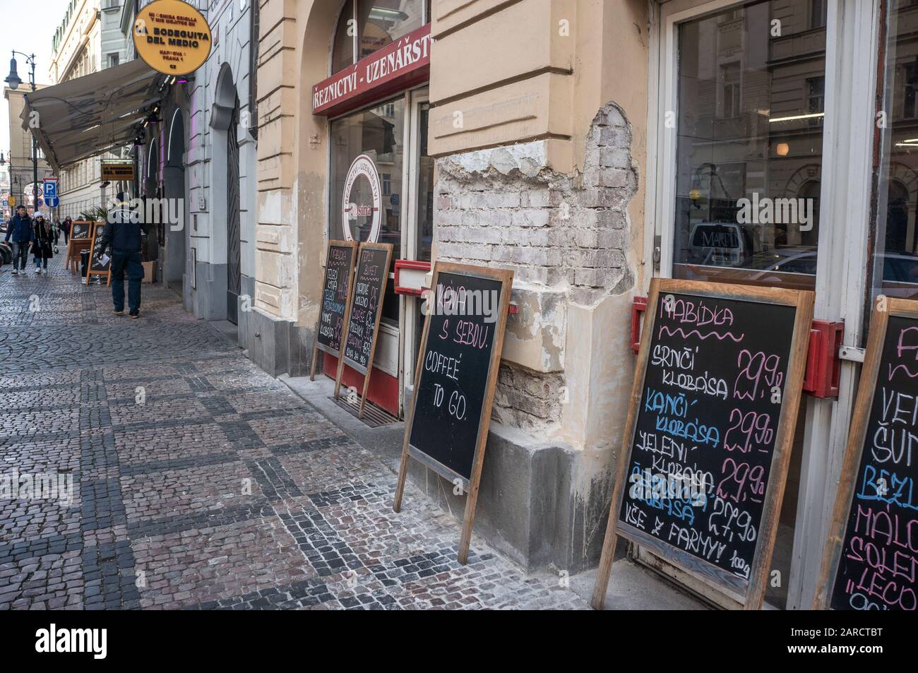 Old fashioned butcher shop hi-res stock photography and images - Alamy