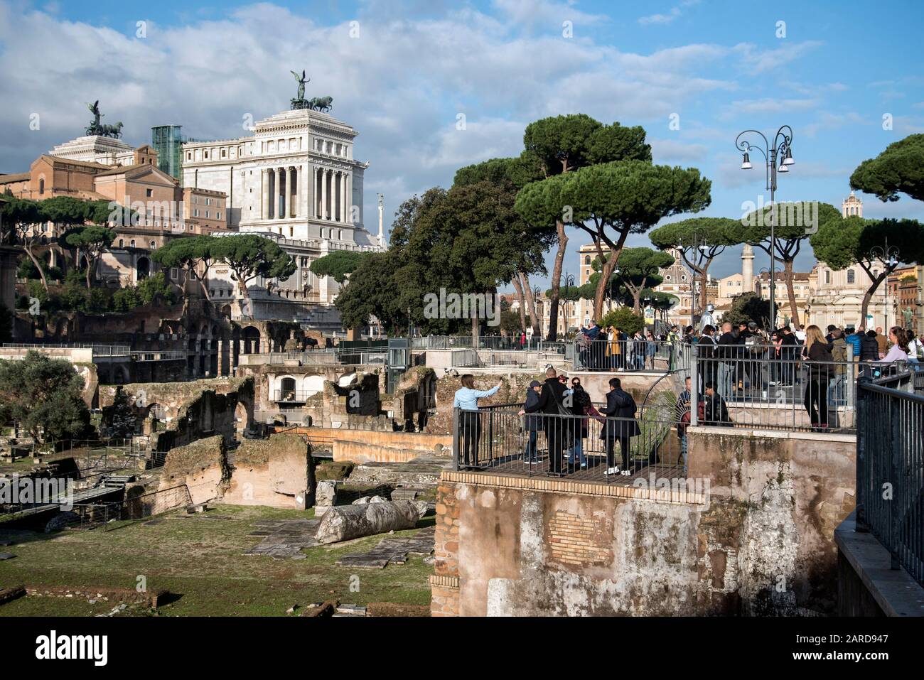 Roman tourist attractions hi-res stock photography and images - Alamy