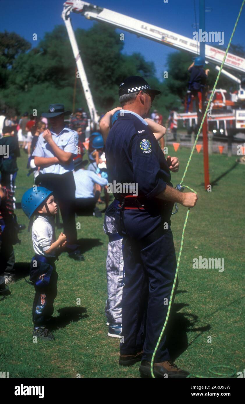 SOUTH AUSTRALIAN POLICE WITH CHILDREN AT A POLICE OPEN DAY IN ADELAIDE. AUSTRALIA. Stock Photo