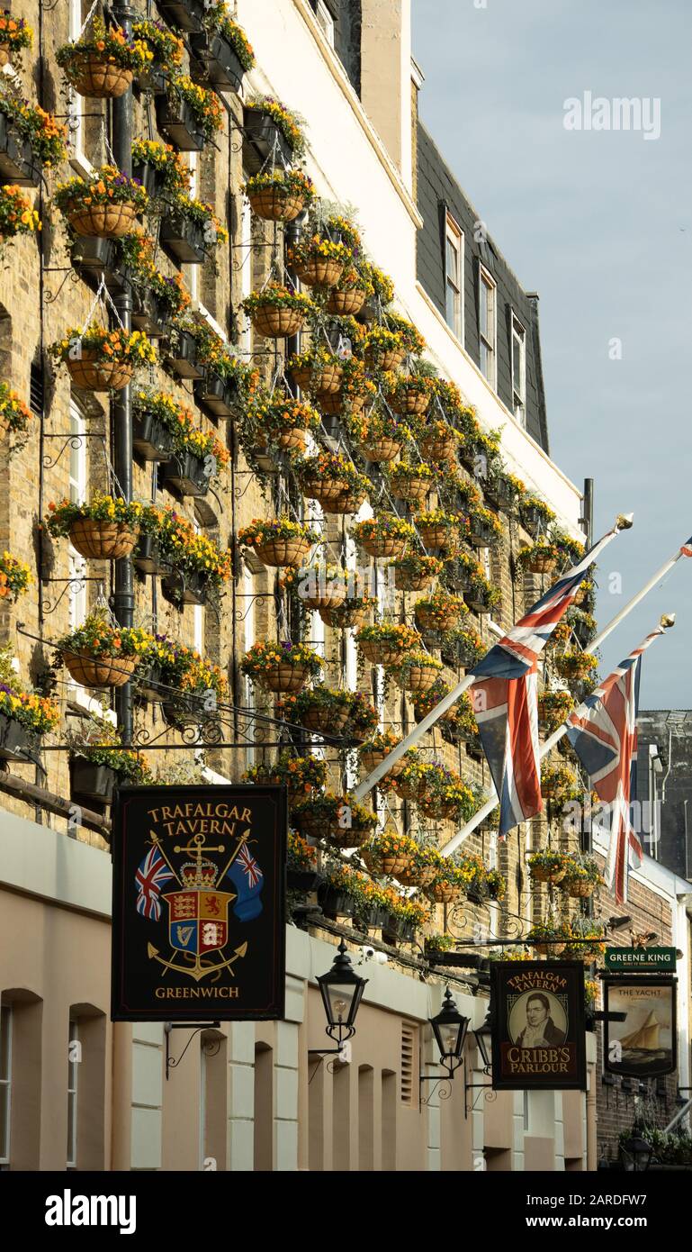 Greenwich Trafalgar Tavern garden wall Stock Photo Alamy