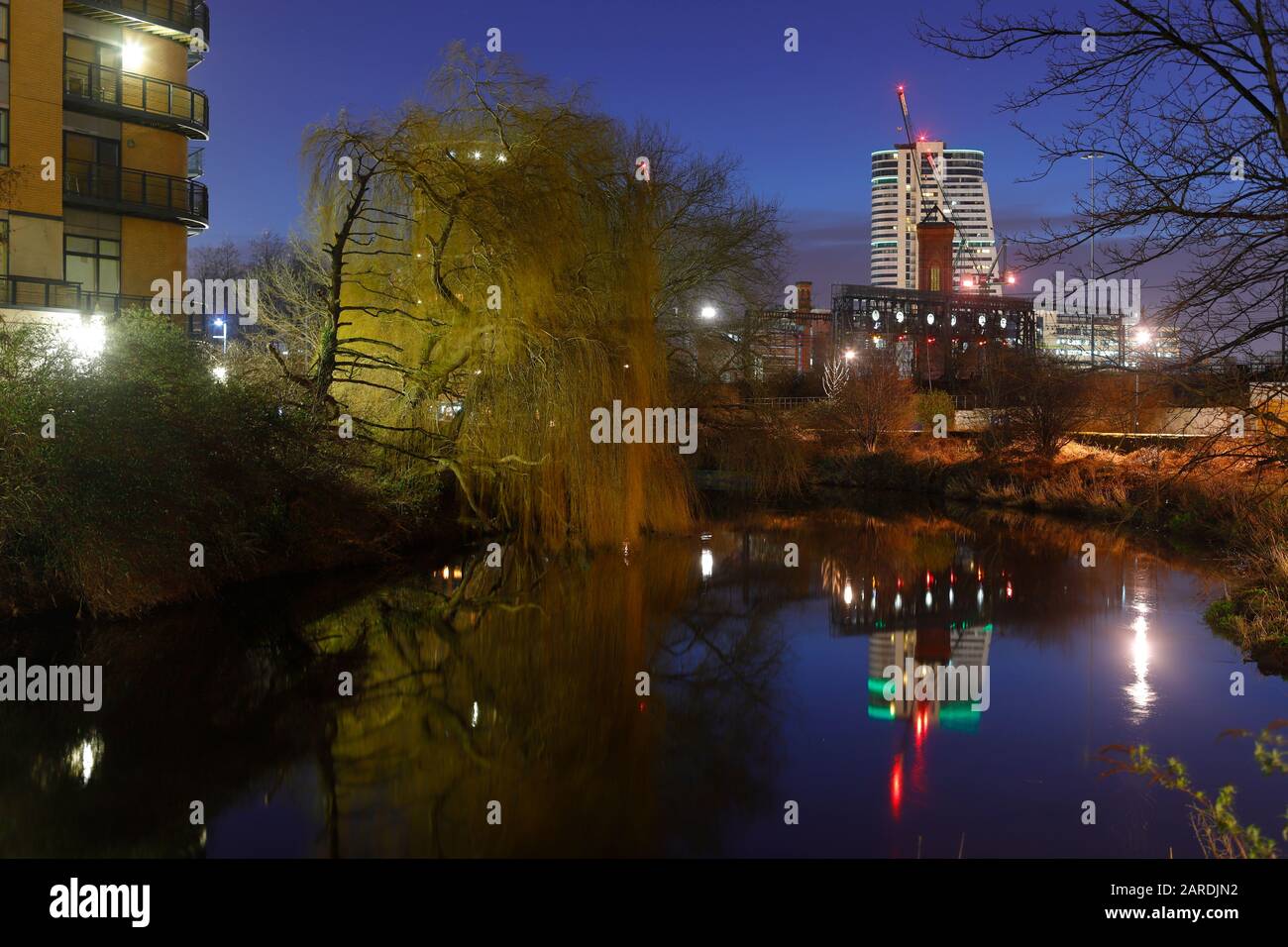 Reflections in the River Aire in Leeds, of Bridgewater Place Stock Photo