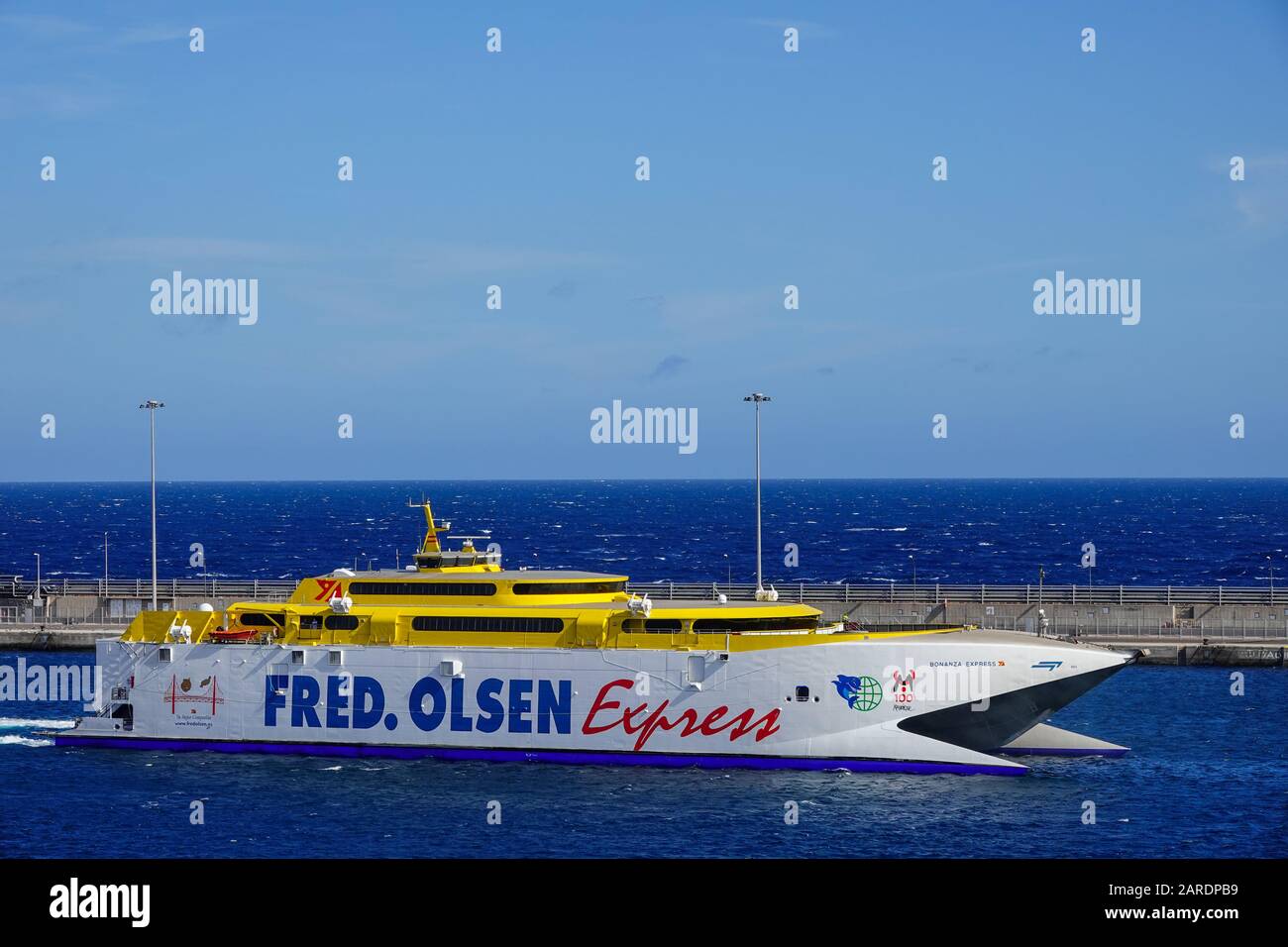 Fred Olsen Bonanza Express Wavepiercing Catamaran, high speed passenger  ferry in Las Palmas, Gran Canaria, Canary Islands Stock Photo - Alamy