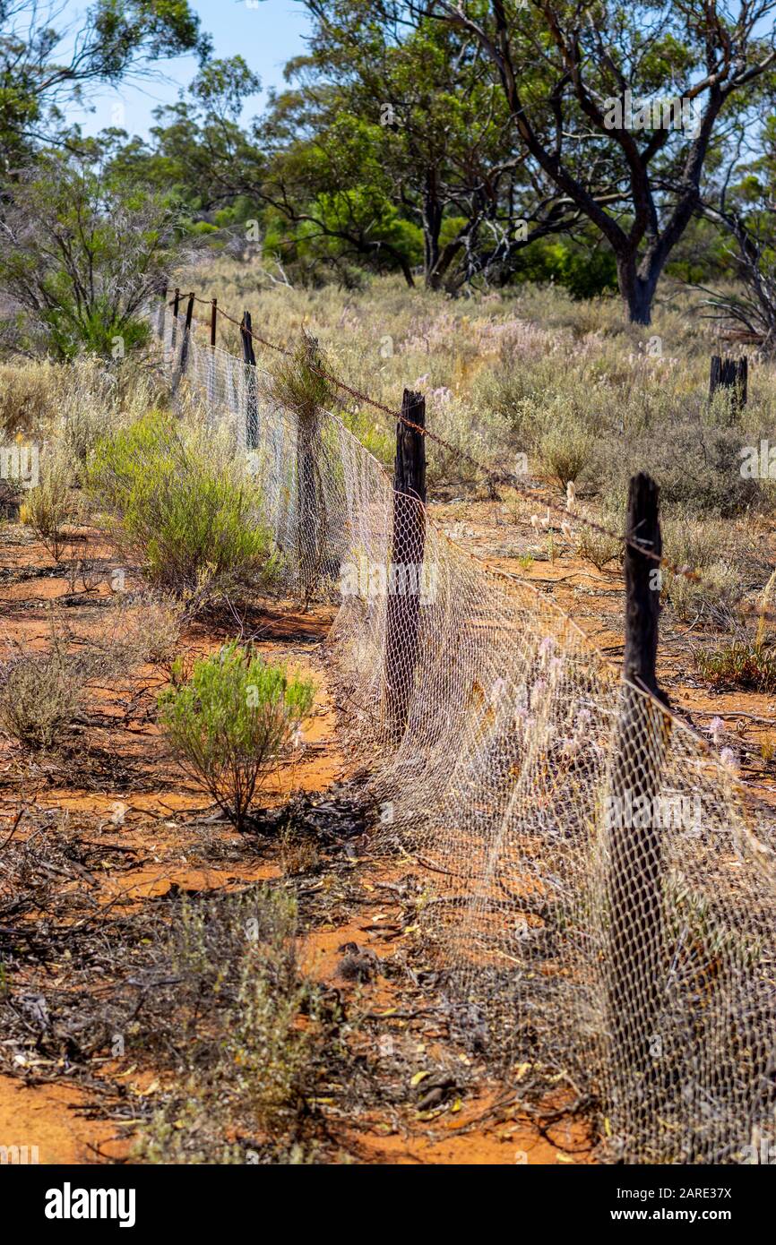 Vermin fence hires stock photography and images Alamy