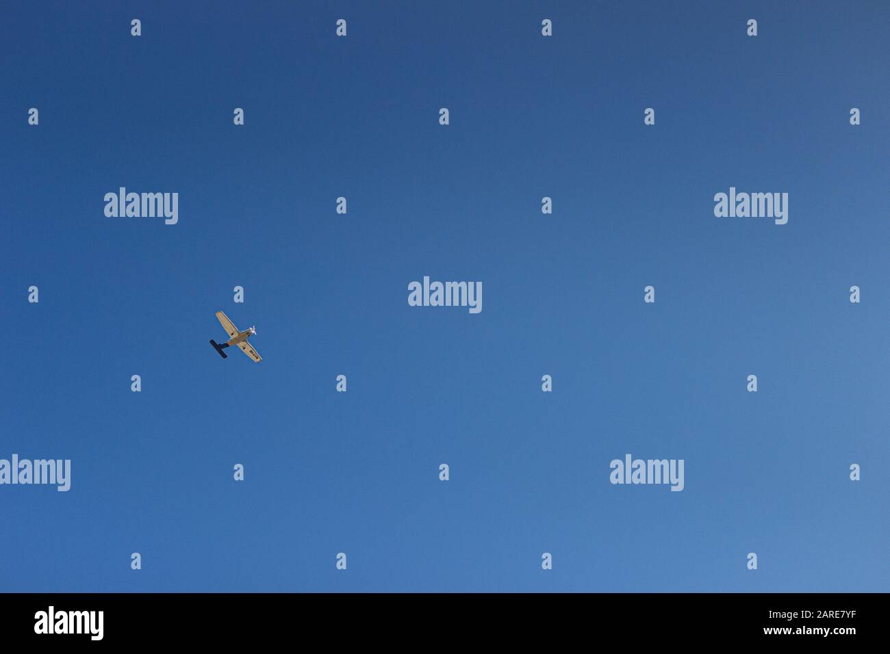 Low wing airliner design hi-res stock photography and images - Alamy