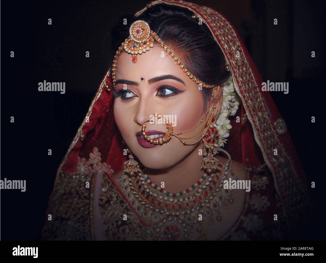 Dulhan hi-res stock photography and images - Alamy