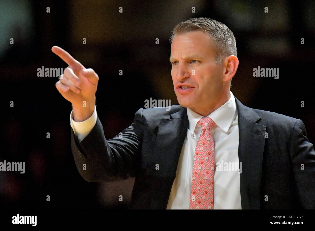 Alabama Crimson Tide head coach Nate Oats during the second half against the Vanderbilt Commodores of an NCAA SEC basketball game at Memorial Gym. Alabama won 77-62. Wednesday, Jan 22, 2020, in Nashville. Alabama defeated Vanderbilt 77-62. (Photo by IOS/ESPA-Images) Stock Photo