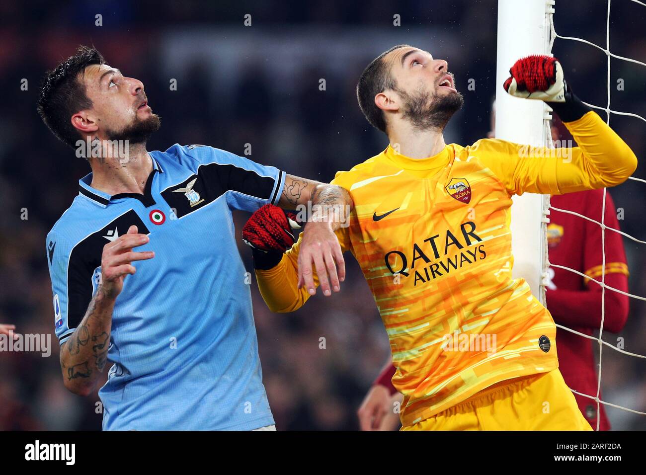 Goalkeeper on field hi-res stock photography and images - Page 18 - Alamy