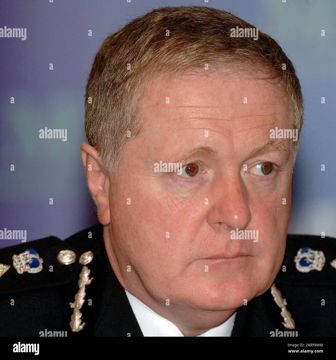 Police officers facing forward hi-res stock photography and images - Alamy