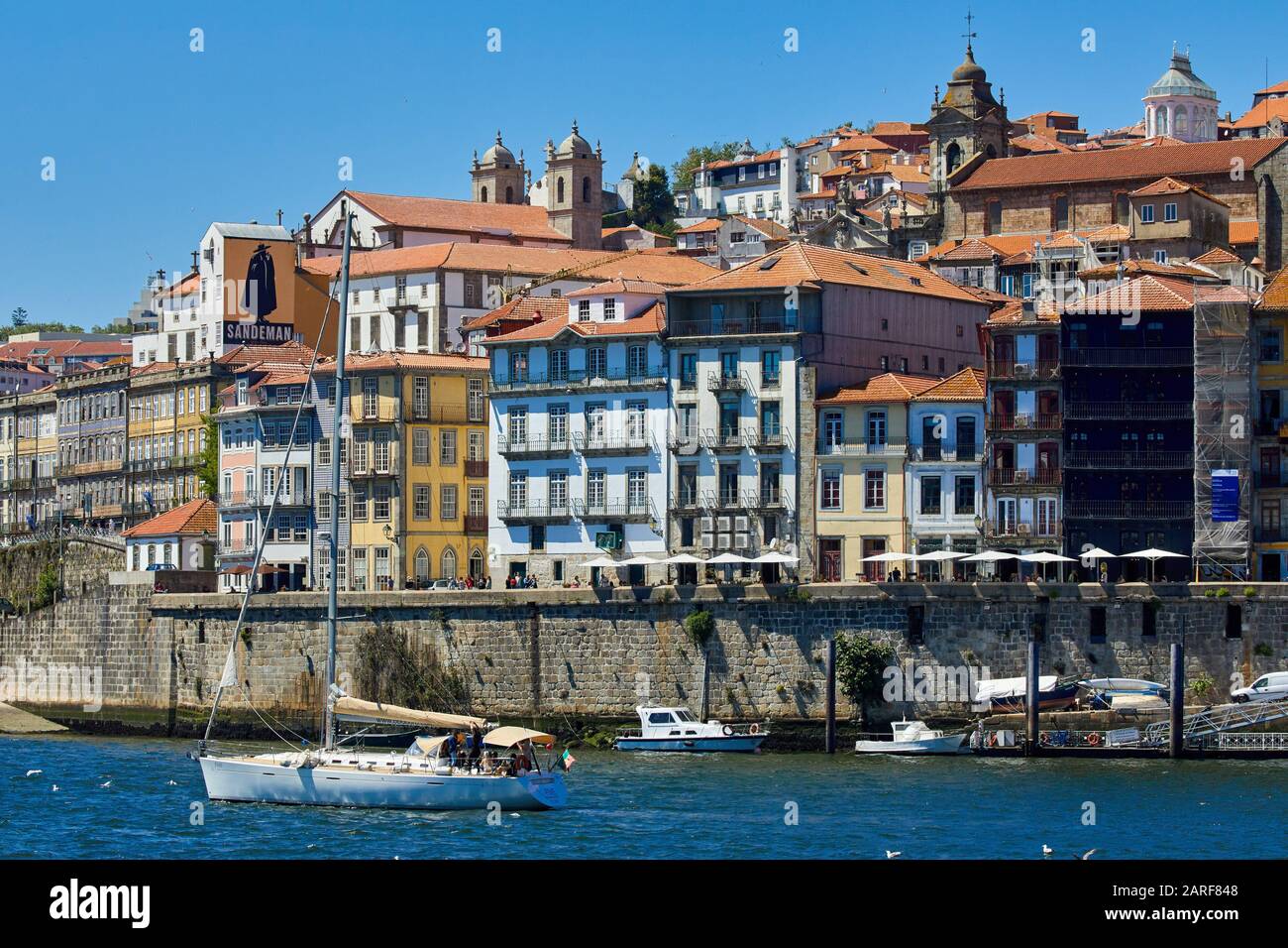 Tourist boats, Rio Douro river, Cais da Ribeira, Porto, Portugal Stock Photo