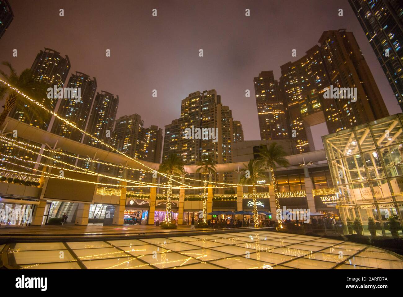 Hong Kong Kowloon China 15th Sep 2018 At A Residential Apartment Building Windows Are Taped Ahead Of Super Typhoon Mangkhut S Arrival In Hong Kong It Is Expected To Land On Sunday With