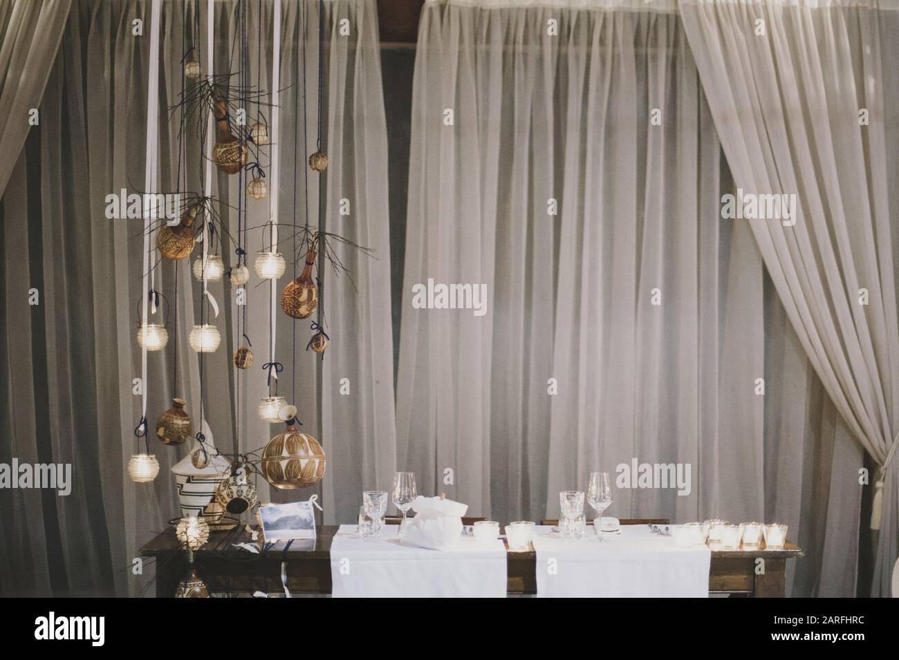 The Bride And Groom Table Decorations And Illuminations Stock