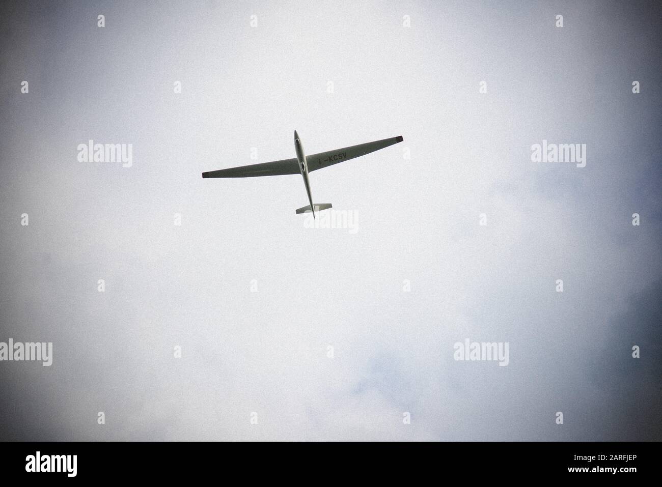 Glider in flight Stock Photo Alamy