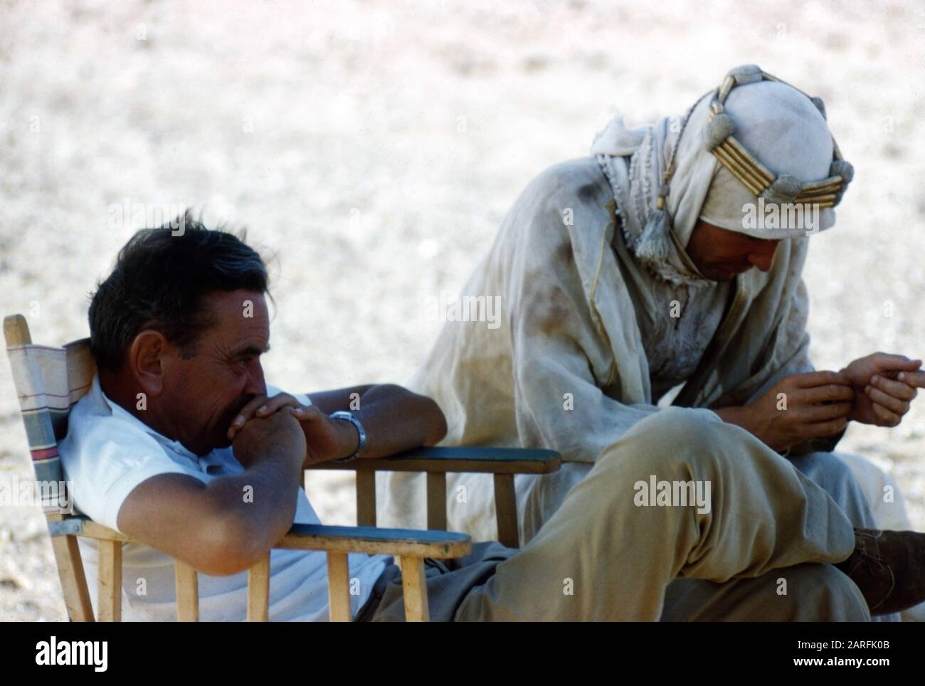 Director DAVID LEAN and PETER O'TOOLE in costume as T.E. Lawrence on ...