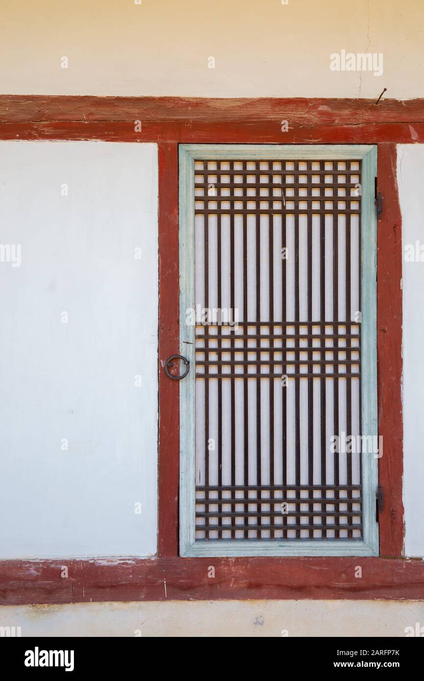 Korean traditional wooden door in Gyeongju, Korea Stock Photo Alamy
